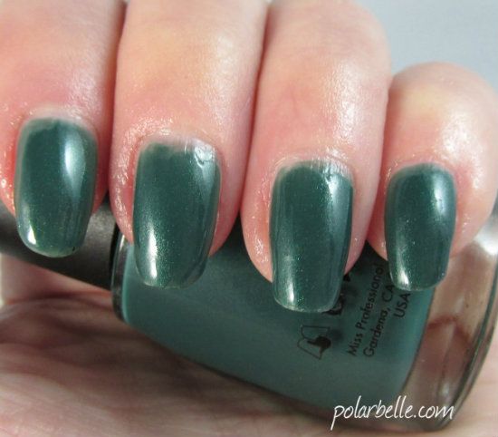 Sation_Under_The_Miss-tletoe_Swatch_2, nail polish, nail art
