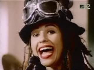 4_non_blondes-whats_up-frame014.jpg