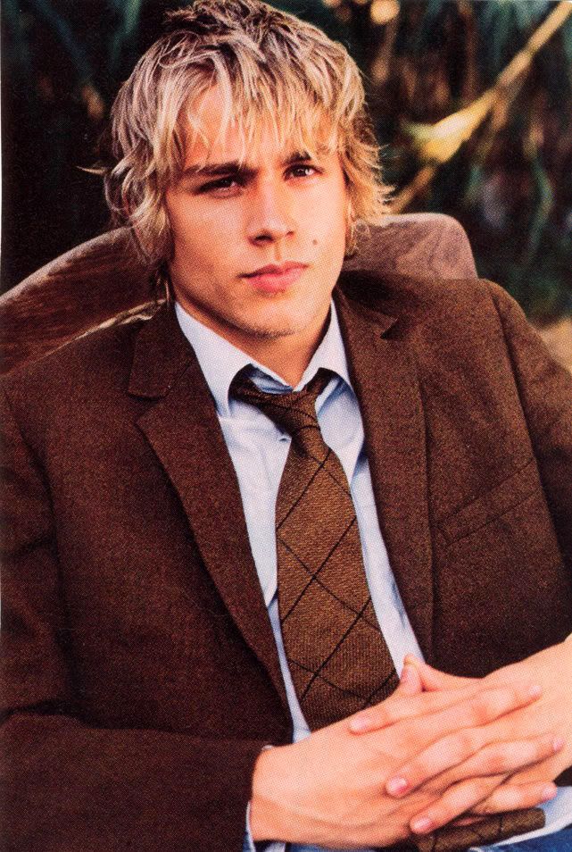 CHARLIE HUNNAM forums -> Cute football players CHARLIE HUNNAM forums -> Cute football players