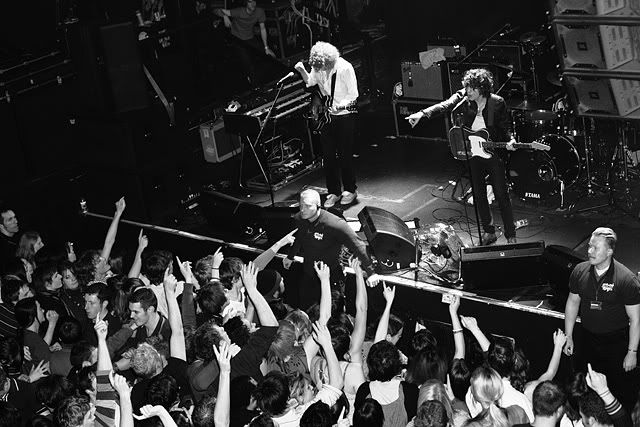 thekooks_110206_11.jpg