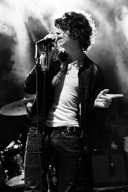 thekooks_110206_4.jpg