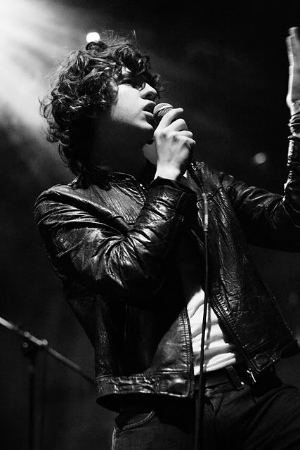 thekooks_110206_5.jpg