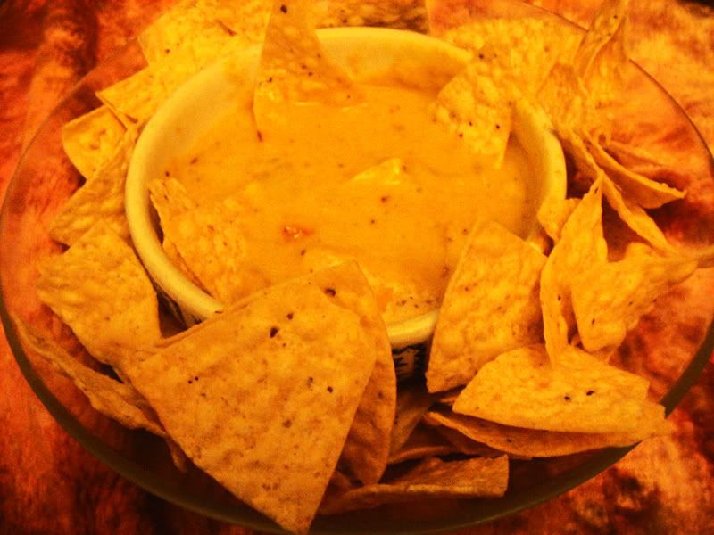 corn chips with vegan cheese sauce